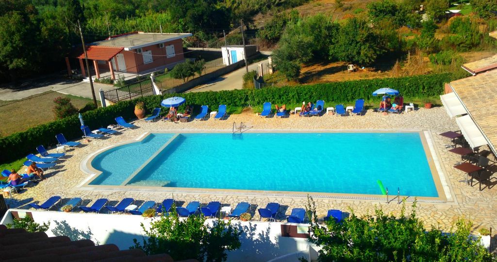 Bruskos Hotel Ágios Geórgios Extérieur photo